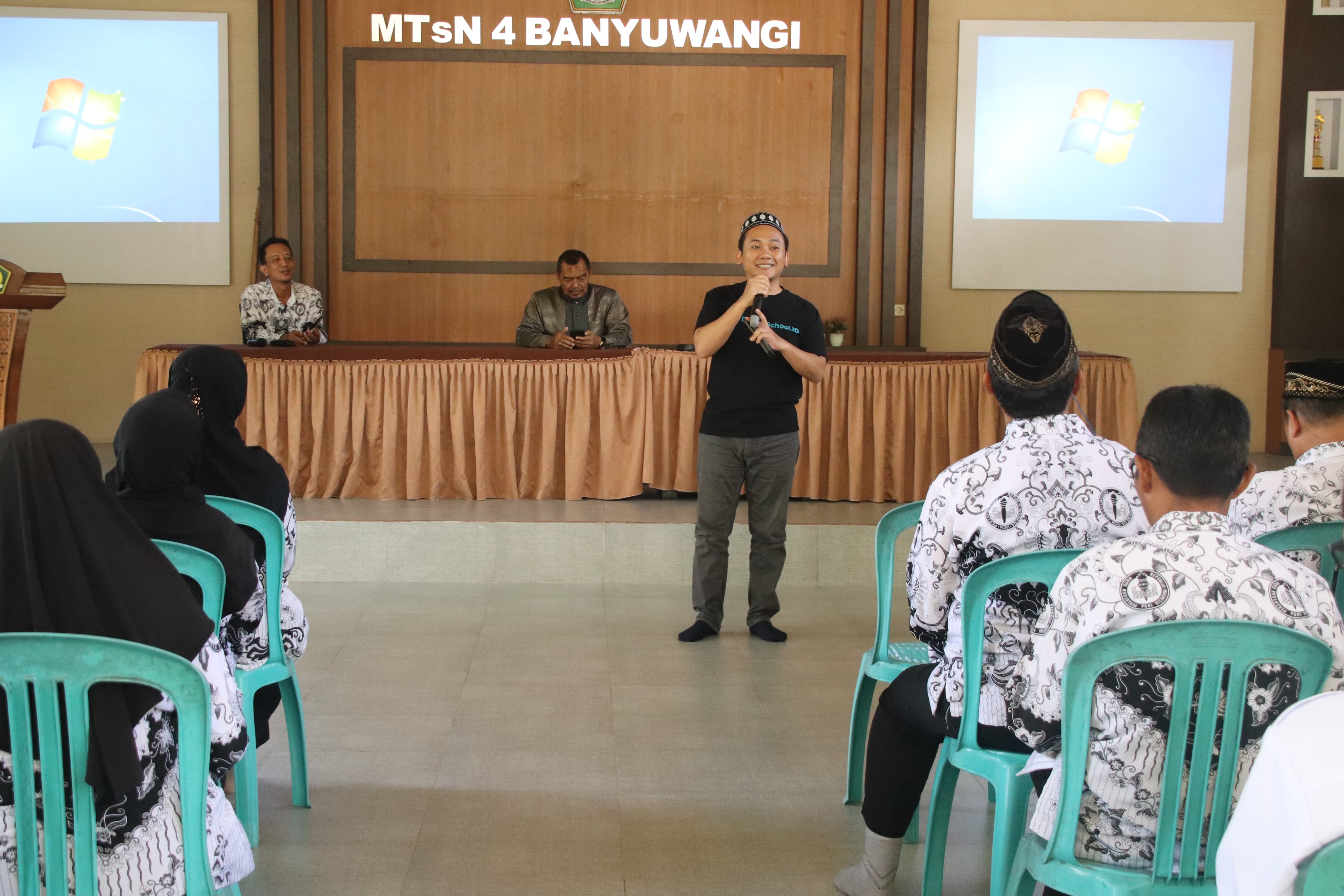 IHT Presentasi Layanan E-Jurnal Guru MTsN 4 Banyuwangi
